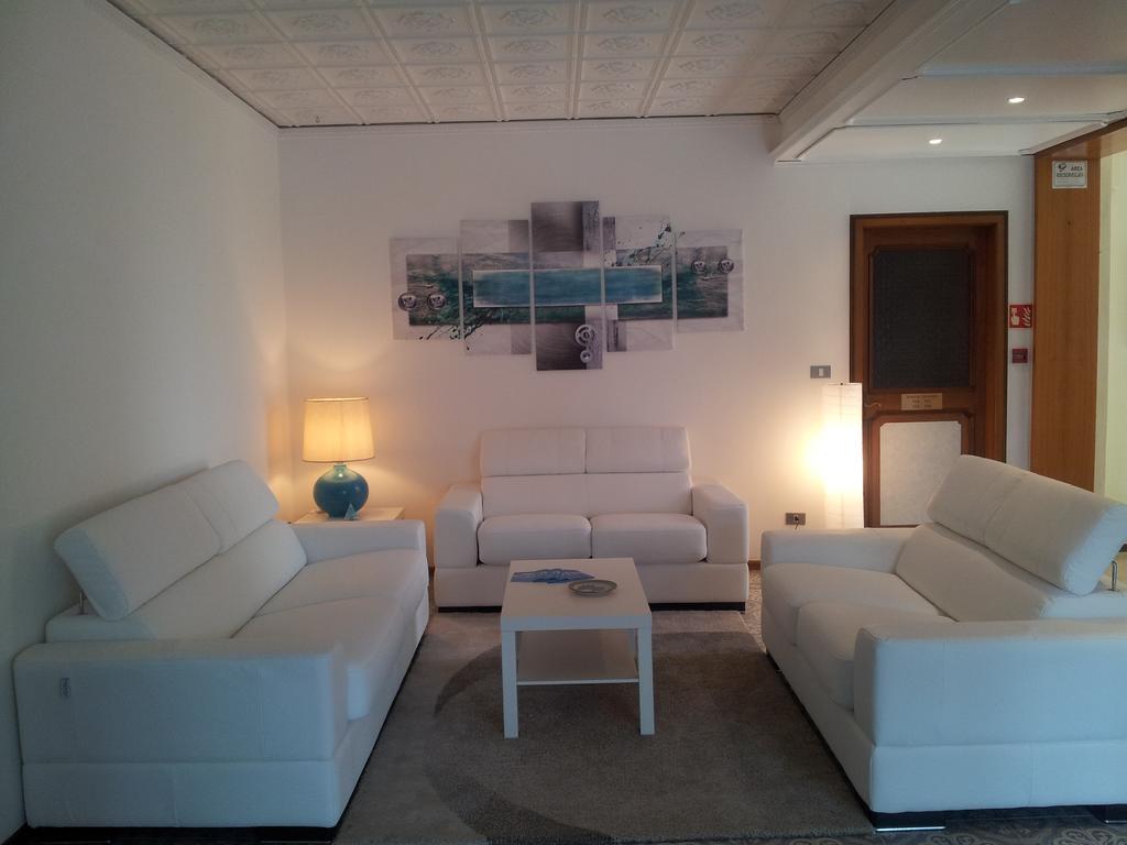 Hotel Moreri Grado Bagian luar foto