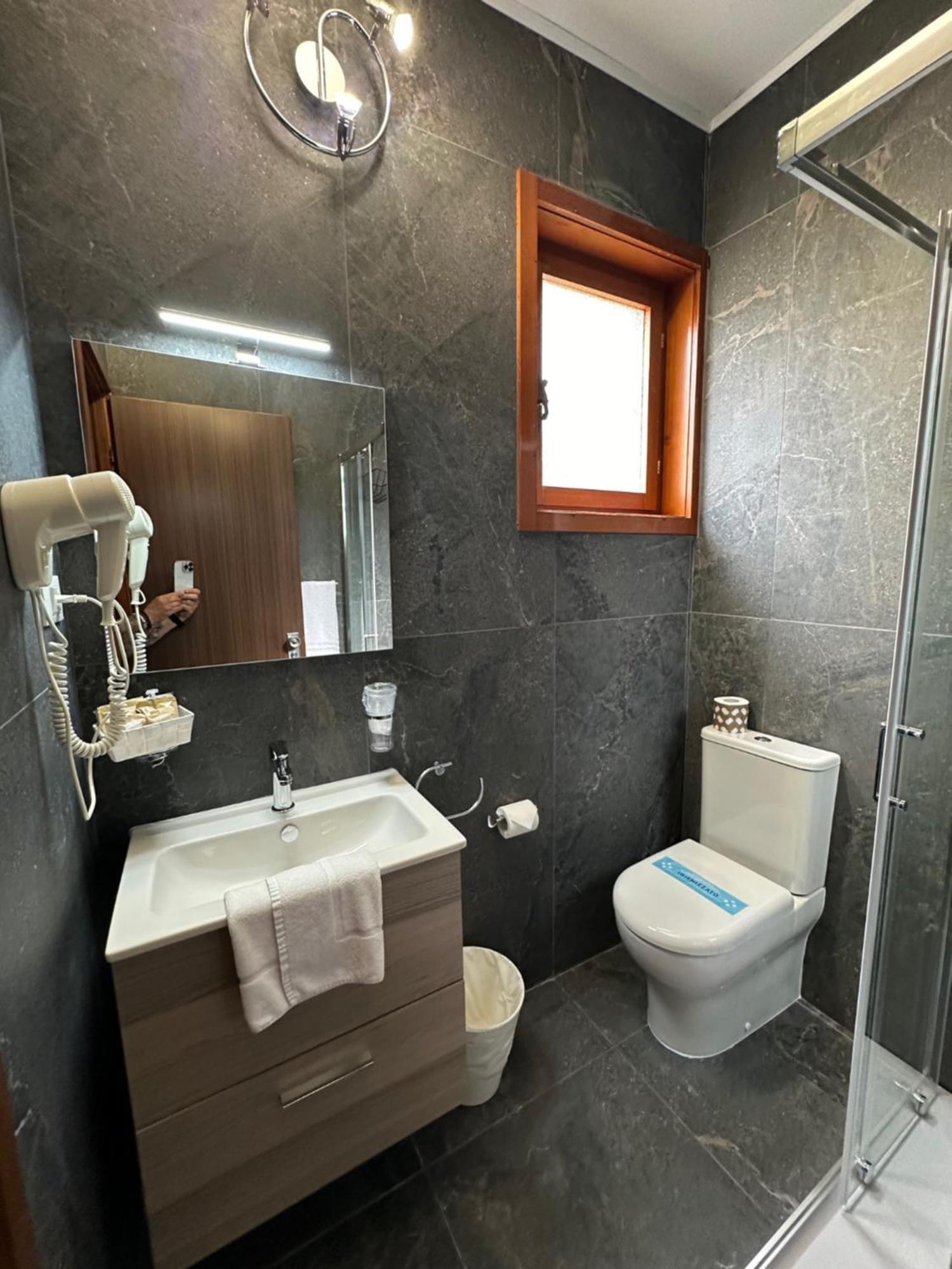 Hotel Moreri Grado Bagian luar foto