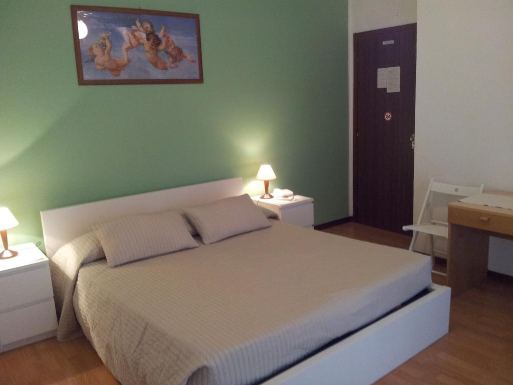 Hotel Moreri Grado Bagian luar foto