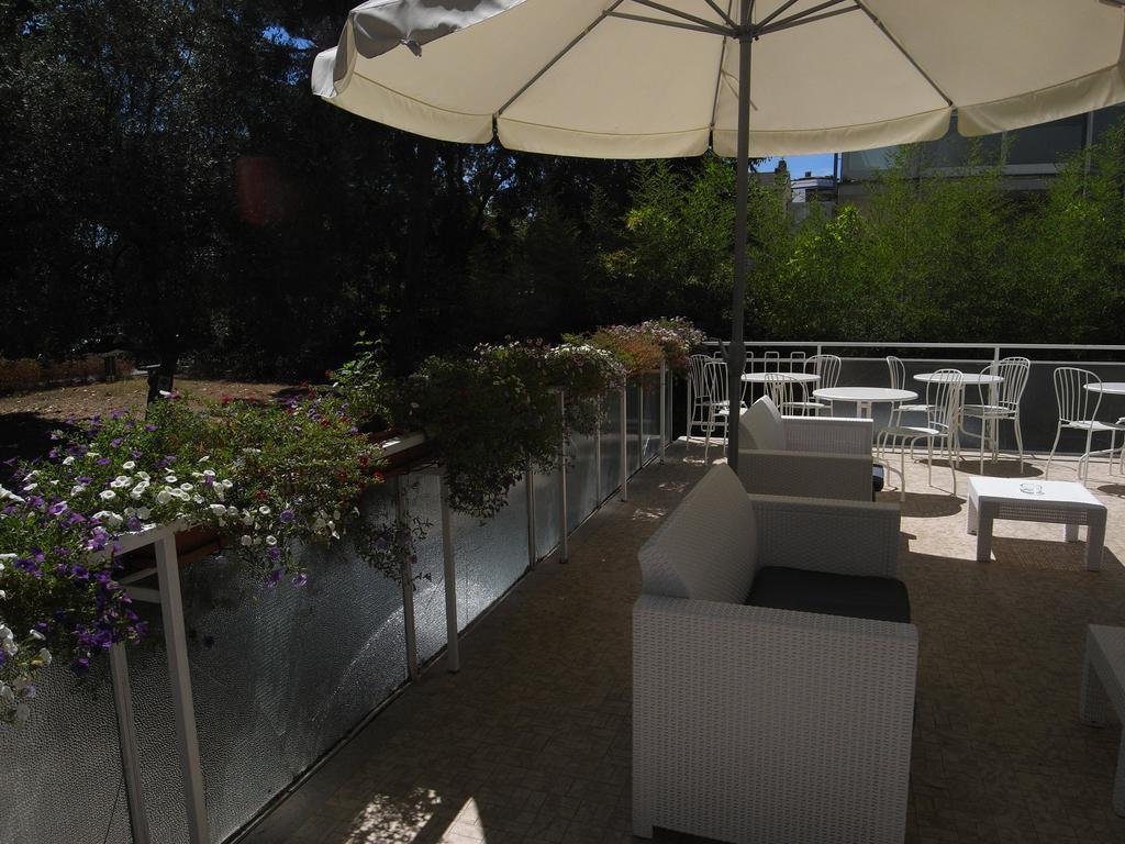 Hotel Moreri Grado Bagian luar foto