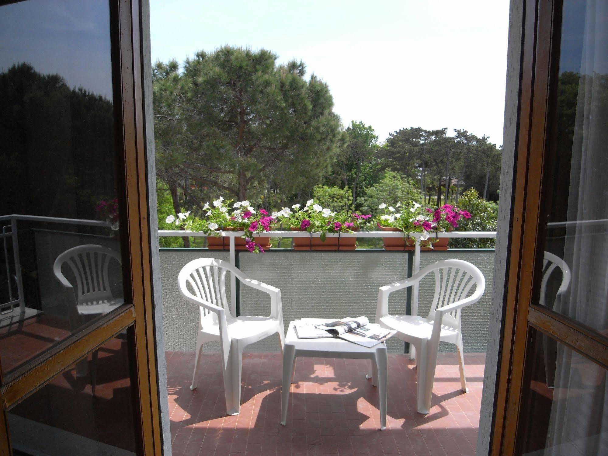 Hotel Moreri Grado Bagian luar foto